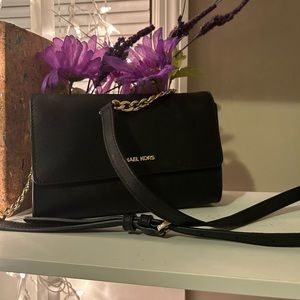 MICHAEL KORS cross body bag with detachable wristlet
